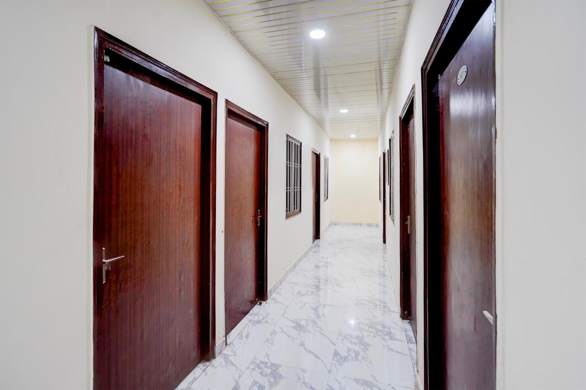 Super Collection O Govind Vihar Matiyari Formerly Saffron Chinhat Exterior foto